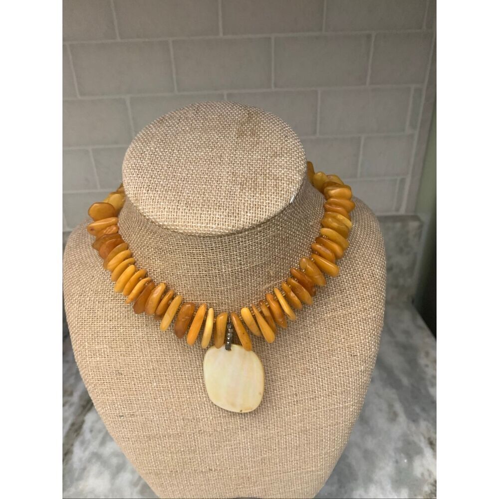 Vintage Baltic Amber Necklace with Mother of Pearl Pendant #summer #amber